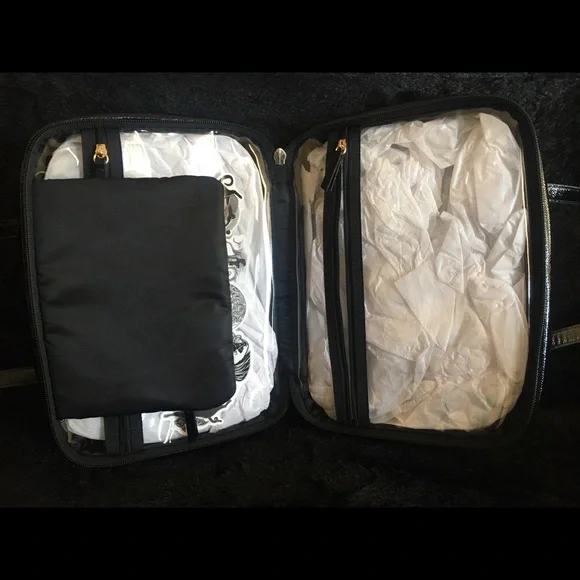 🌺🗝🖤VICTORIAS SECRET BLACK LASER CUT ROSE GOLD METALLIC CASE🖤🗝🌺 - Picture 5 of 10